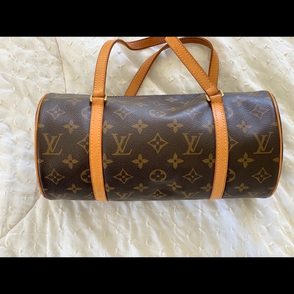 Louis Vuitton Handbags - 💎Authentic monogram Louis Vuitton bag💎